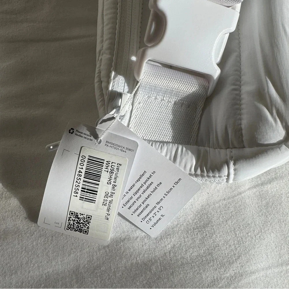🆕 Lululemon Everywhere Belt Bag Wunder Puff White